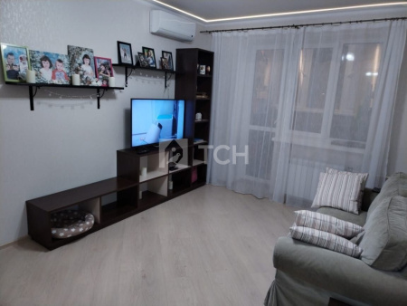 2-комн. квартира, посёлок городского типа Свердловский, Молодёжная улица, 1, #id1133655