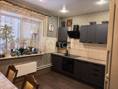 2-комн. квартира, посёлок городского типа Биокомбината, 17Б, #id1876339