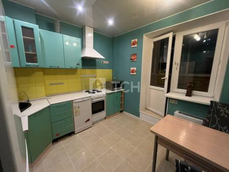 1-комн. квартира, посёлок городского типа Свердловский, улица Строителей, 8, #id1858290