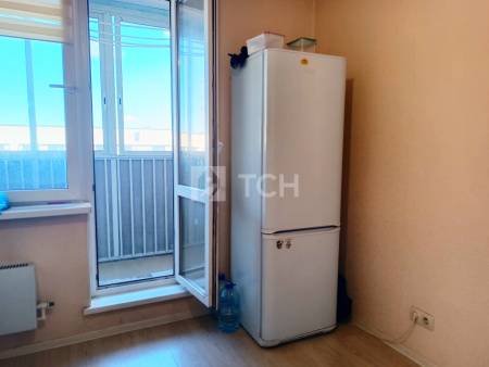 2-комн. квартира, посёлок городского типа Свердловский, улица Строителей, 3, #id2219516