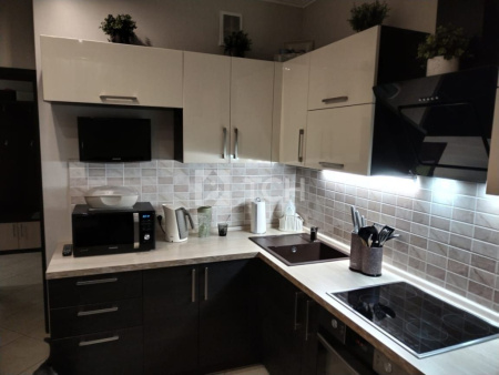 2-комн. квартира, посёлок городского типа Свердловский, Молодёжная улица, 1, #id1133655