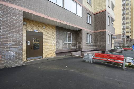 2-комн. квартира, посёлок городского типа Свердловский, Заречная улица, 3, #id1980858