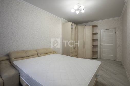 3-комн. квартира, посёлок городского типа Свердловский, Заречная улица, 10, #id1983722