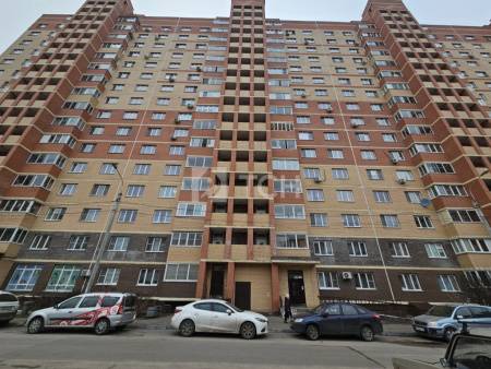 1-комн. квартира, посёлок городского типа Свердловский, улица Строителей, 12, #id1955615