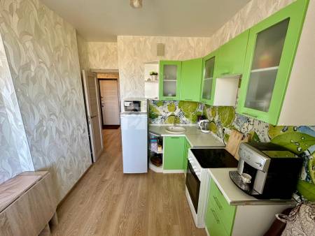 1-комн. квартира, посёлок городского типа Свердловский, улица Строителей, 9, #id1787844