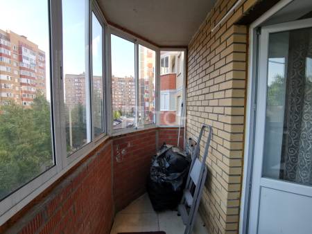 Квартира-студия, посёлок городского типа Свердловский, улица Михаила Марченко, 10, #id1946574