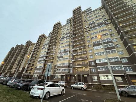 1-комн. квартира, посёлок городского типа Свердловский, улица Строителей, 20, #id1331664