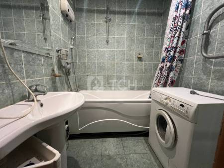 1-комн. квартира, посёлок городского типа Свердловский, Набережная улица, 17, #id1982013