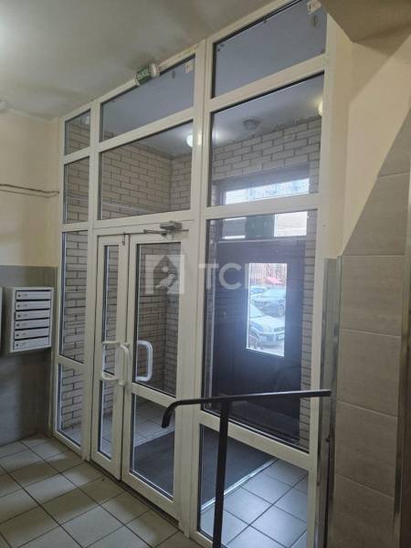 1-комн. квартира, посёлок городского типа Свердловский, улица Строителей, 12, #id1955615