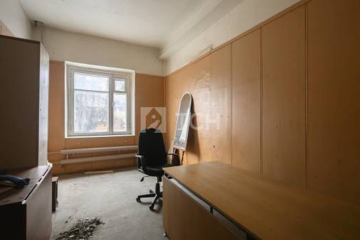 Коммерческая недвижимость, посёлок городского типа Свердловский, Центральная улица, 1, #id1979257