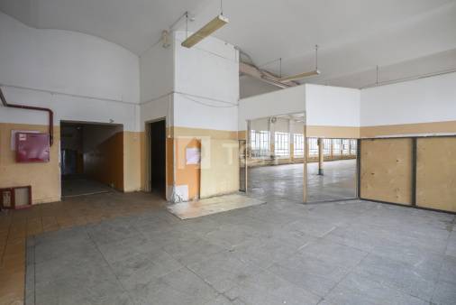 Коммерческая недвижимость, посёлок городского типа Свердловский, Центральная улица, 1, #id1978691