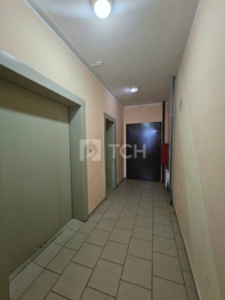 1-комн. квартира, посёлок городского типа Свердловский, улица Строителей, 12, #id1955615