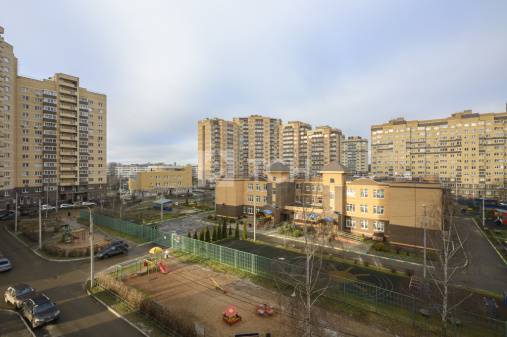 2-комн. квартира, посёлок городского типа Свердловский, Заречная улица, 3, #id1980858