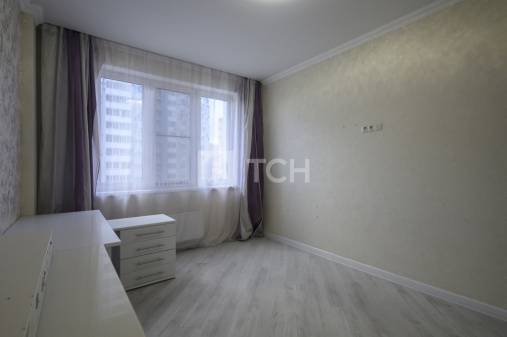 3-комн. квартира, посёлок городского типа Свердловский, Заречная улица, 10, #id1983722