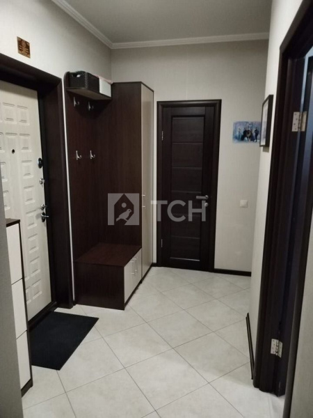 2-комн. квартира, посёлок городского типа Свердловский, Молодёжная улица, 1, #id1133655