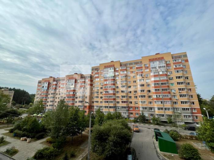 1-комн. Квартира, рабочий посёлок Свердловский, улица Михаила Марченко, 12, #id490003