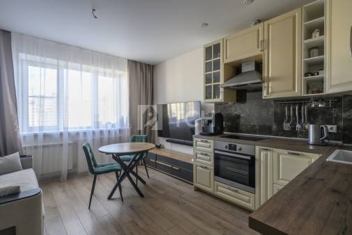 1-комн. квартира, посёлок городского типа Свердловский, улица Строителей, 12, #id1924723