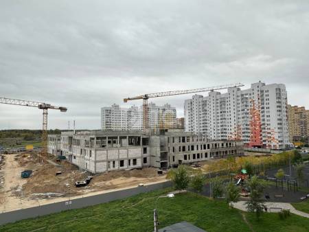 1-комн. квартира, посёлок городского типа Свердловский, улица Алексея Короткова, 1, #id1757233