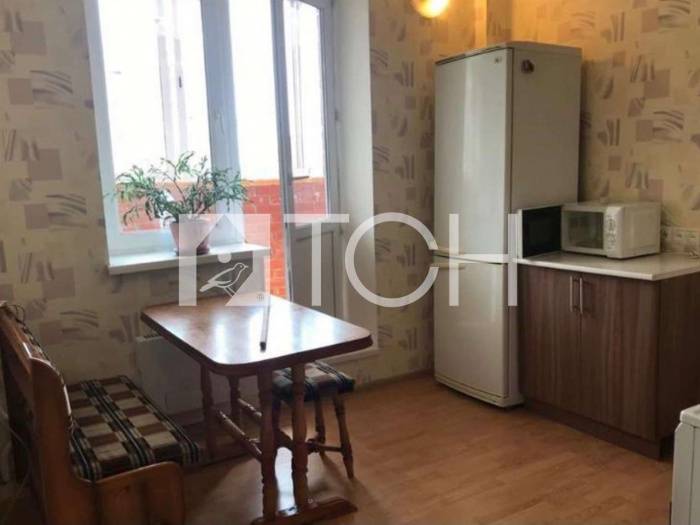 1-комн. квартира, Свердловский, ул Строителей, 8 #id300161