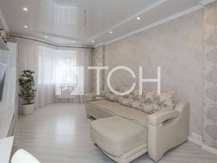3-комн. квартира, Свердловский, ул Строителей, 6 #id278323