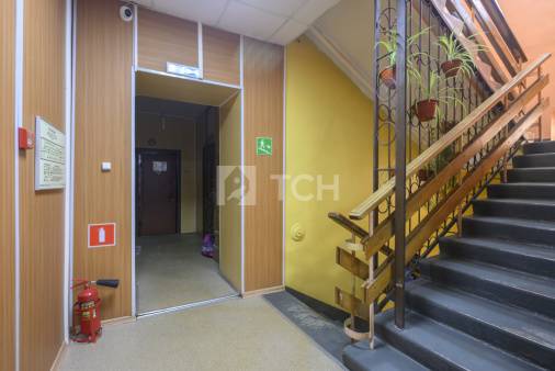 Коммерческая недвижимость, посёлок городского типа Свердловский, Центральная улица, 1, #id1979257