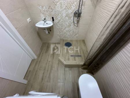 1-комн. квартира, посёлок городского типа Свердловский, улица Алексея Короткова, 1, #id1757233