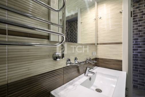 1-комн. квартира, посёлок городского типа Свердловский, улица Строителей, 12, #id1924723