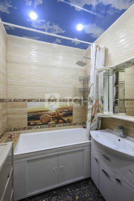 2-комн. квартира, посёлок городского типа Свердловский, Заречная улица, 3, #id1980858