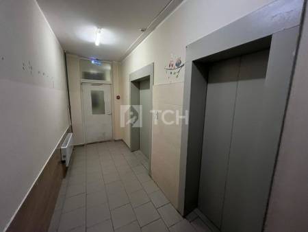 1-комн. квартира, посёлок городского типа Свердловский, улица Строителей, 8, #id1858290