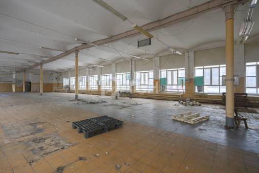 Коммерческая недвижимость, посёлок городского типа Свердловский, Центральная улица, 1, #id1978691