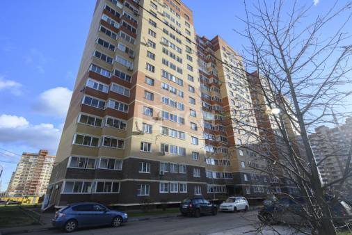 1-комн. квартира, посёлок городского типа Свердловский, улица Строителей, 12, #id1924723