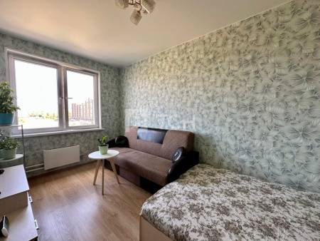 1-комн. квартира, посёлок городского типа Свердловский, улица Строителей, 9, #id1787844