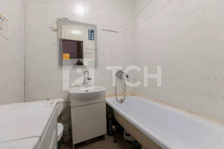 Квартира-студия, рабочий посёлок Свердловский, улица Строителей, 7, #id471235