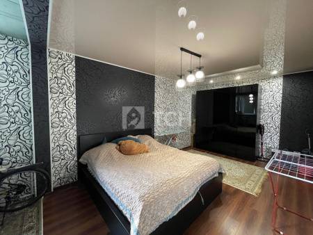 2-комн. квартира, посёлок городского типа Свердловский, Молодёжная улица, 1, #id1392191