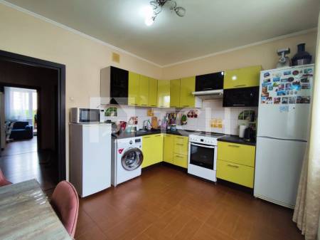2-комн. Квартира, посёлок городского типа Свердловский, улица Строителей, 2, #id1682002