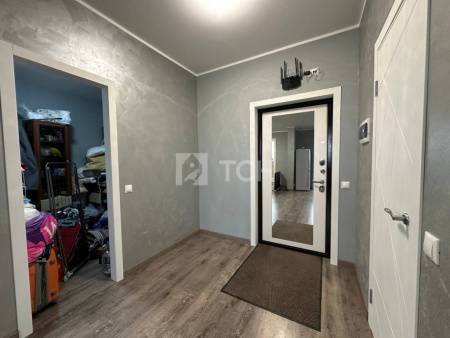 1-комн. квартира, посёлок городского типа Свердловский, улица Алексея Короткова, 1, #id1757233