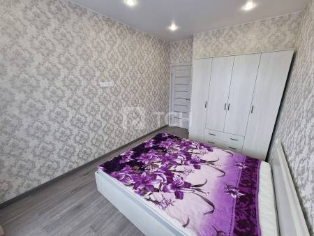 2-комн. квартира, посёлок городского типа Свердловский, улица Строителей, 3, #id1939106