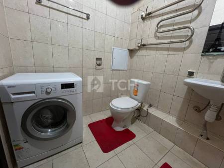 1-комн. квартира, посёлок городского типа Свердловский, улица Строителей, 8, #id1987459