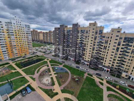 2-комн. квартира, посёлок городского типа Свердловский, улица Строителей, 3, #id1939106