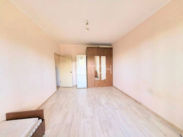 2-комн. квартира, посёлок городского типа Свердловский, Берёзовая улица, 2, #id2283390