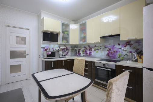 2-комн. квартира, посёлок городского типа Свердловский, Заречная улица, 3, #id1980858