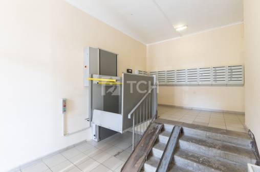 3-комн. квартира, посёлок городского типа Свердловский, улица Строителей, 6, #id1602102