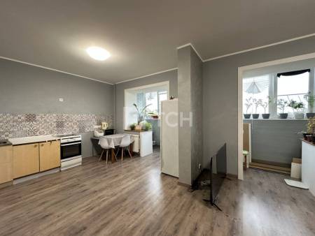 1-комн. квартира, посёлок городского типа Свердловский, улица Алексея Короткова, 1, #id1757233