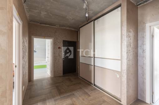 3-комн. квартира, посёлок городского типа Свердловский, улица Строителей, 6, #id1602102