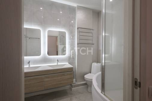 3-комн. квартира, посёлок городского типа Свердловский, Заречная улица, 10, #id1983722