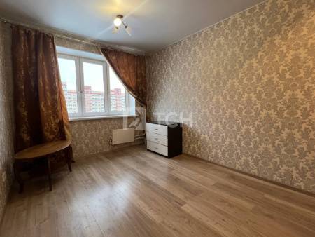 1-комн. квартира, посёлок городского типа Свердловский, Берёзовая улица, 4, #id1988110