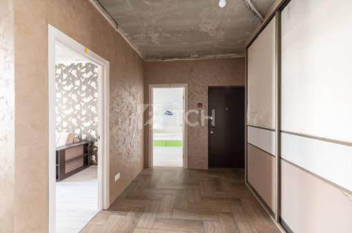 3-комн. квартира, посёлок городского типа Свердловский, улица Строителей, 6, #id1602102