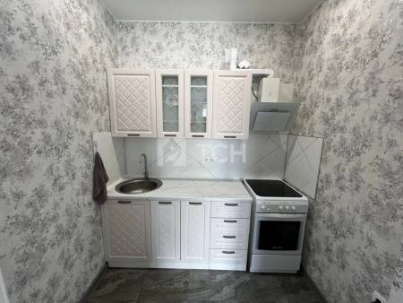 2-комн. квартира, посёлок городского типа Свердловский, улица Строителей, 3, #id2254037