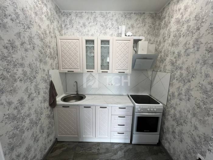 2-комн. квартира, посёлок городского типа Свердловский, улица Строителей, 3, #id2254037