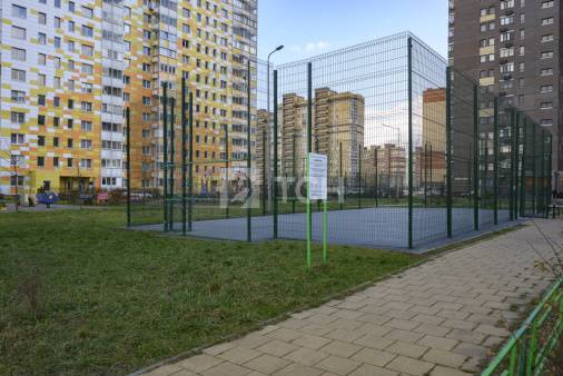 2-комн. квартира, посёлок городского типа Свердловский, улица Строителей, 3, #id1924697